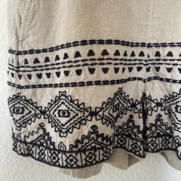 Ann Taylor LOFT | 100% Linen Embroidered Sleeveless Beige Romper | Size 00 XXS - Picture 9 of 15